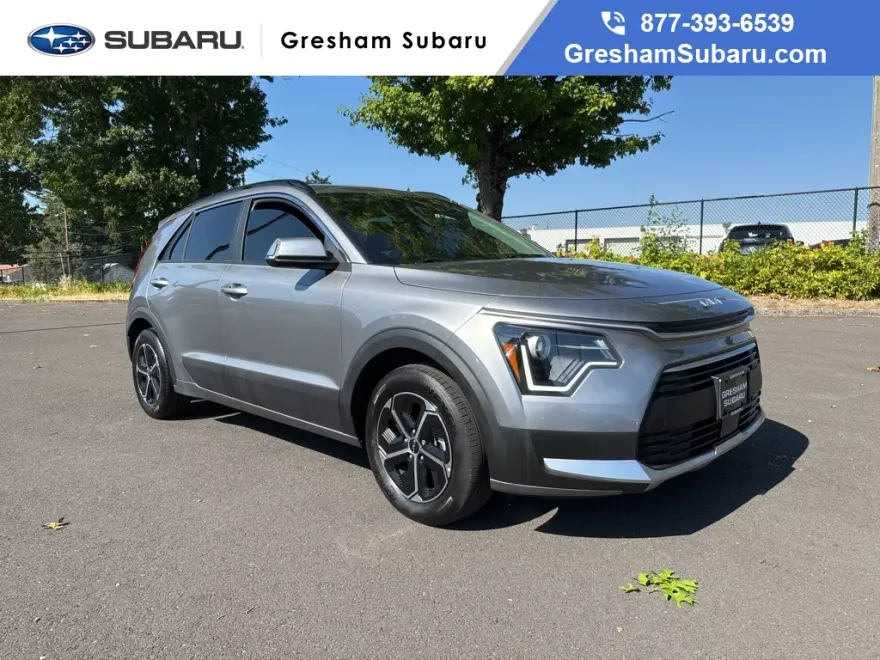 2023 Kia Niro EX photo 1