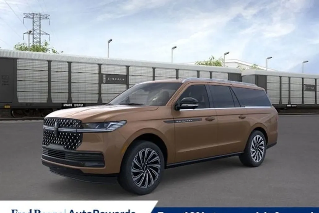 2025 Lincoln Navigator Black Label photo 1
