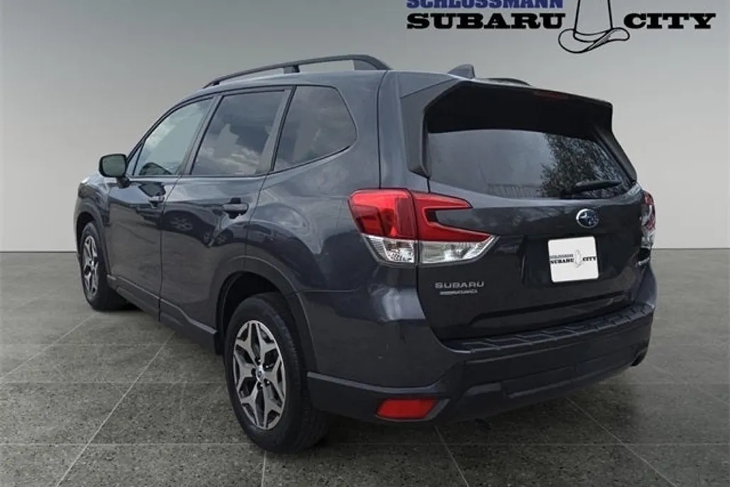 2020 Subaru Forester Premium photo 1