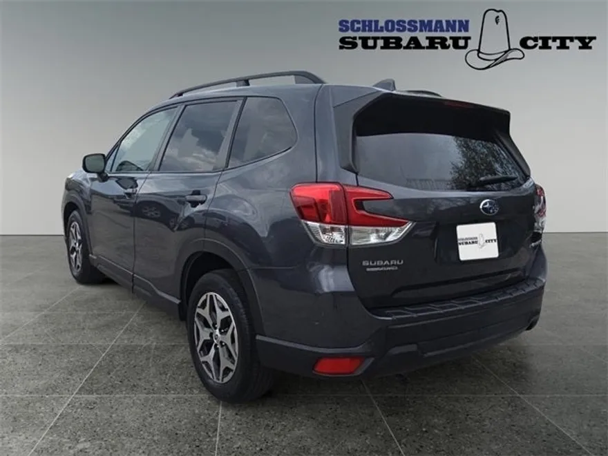 2020 Subaru Forester Premium photo 1