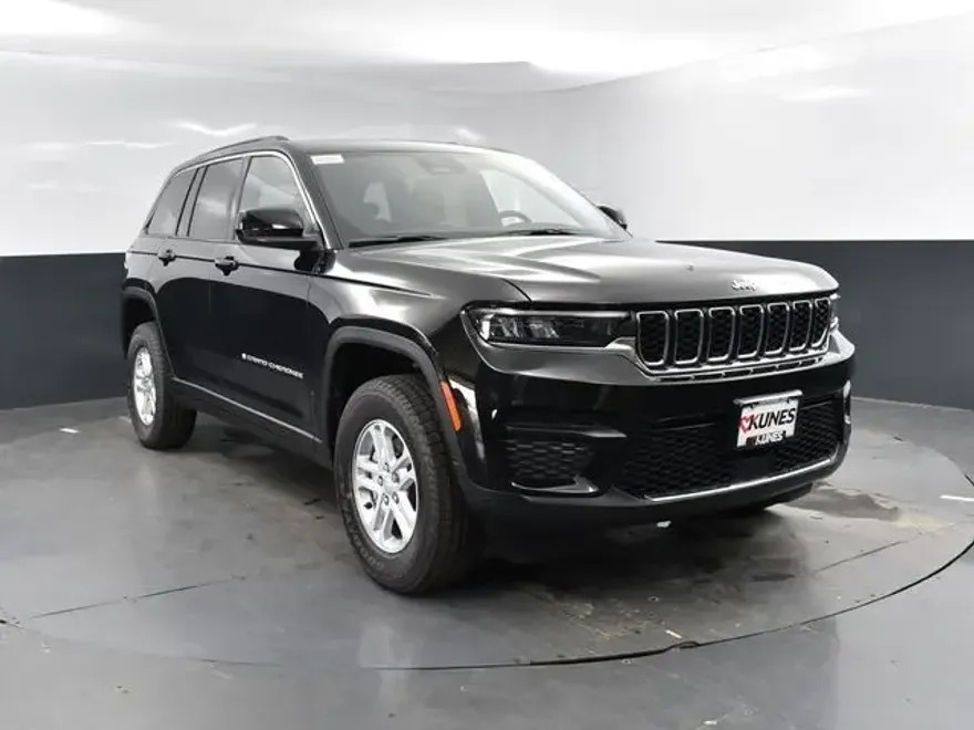2025 Jeep Grand Cherokee Laredo photo 1