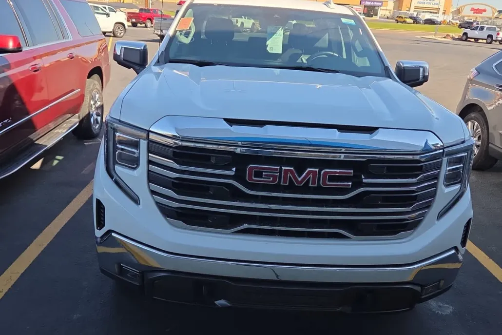 2024 Gmc Sierra 1500 SLT photo 1
