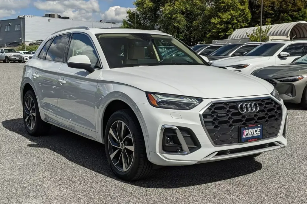 2025 Audi Q5 S line Prestige 45 TFSI Premium photo 1