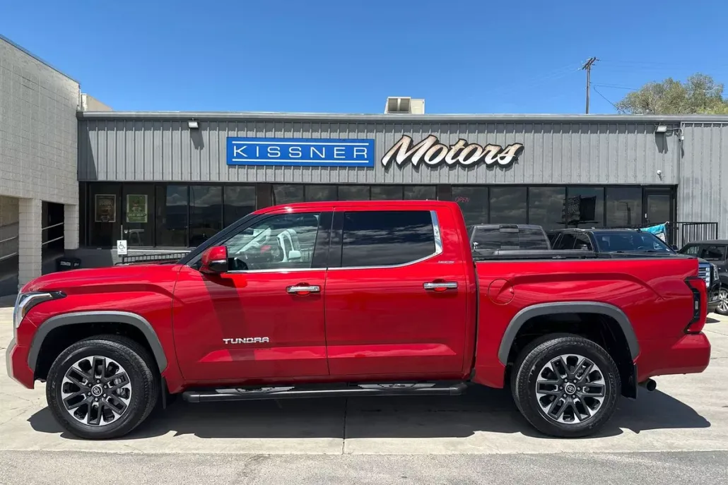 2023 Toyota Tundra Limited photo 1