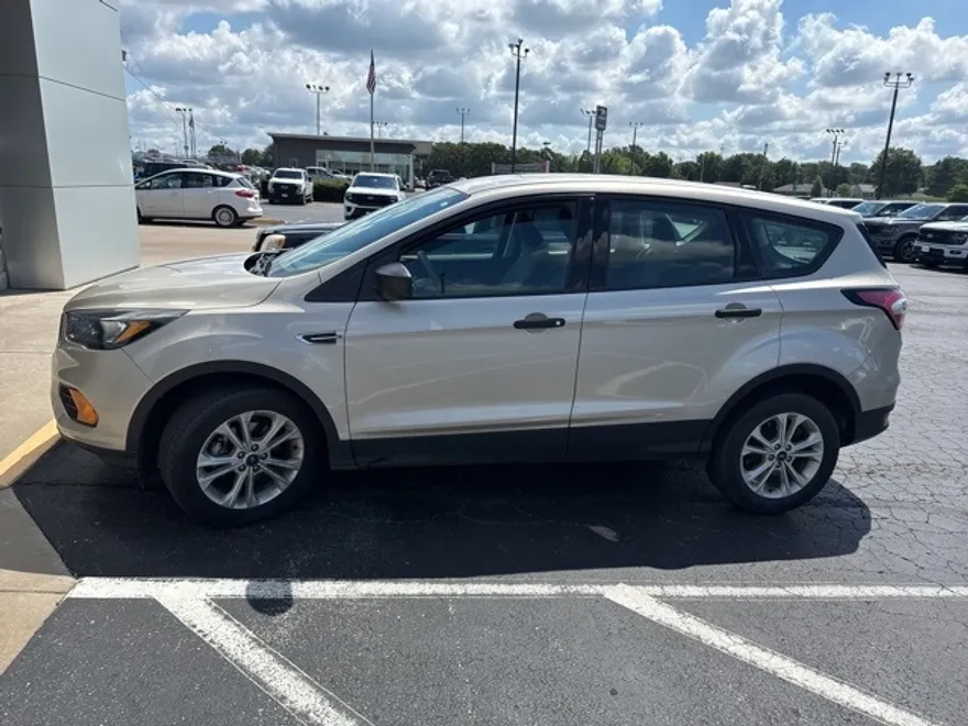 2018 Ford Escape S photo 1