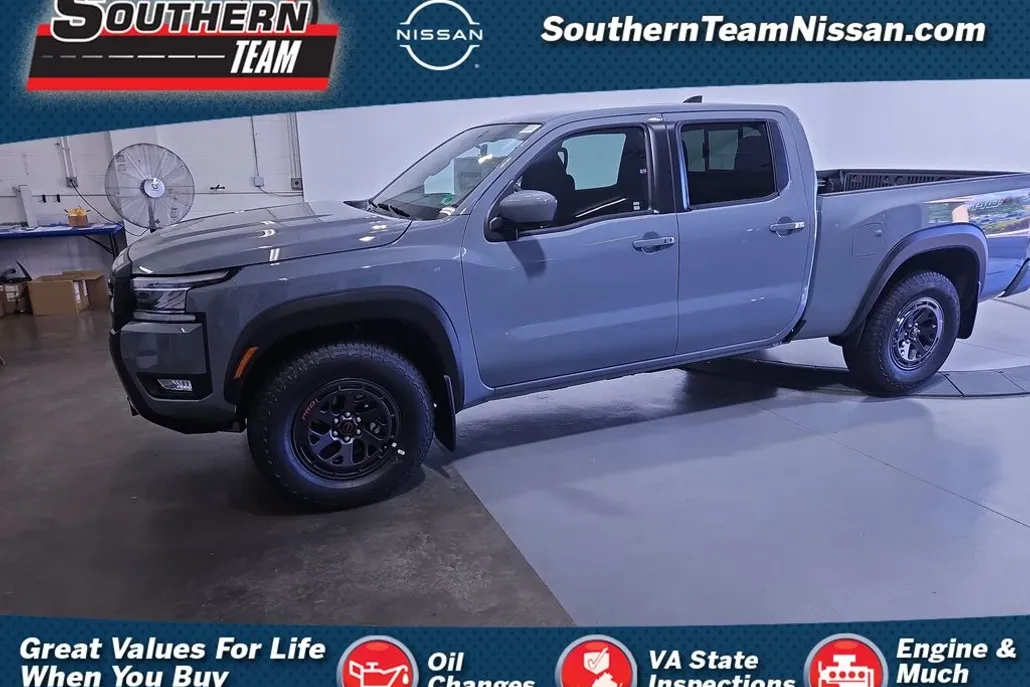 2025 Nissan Frontier PRO-4X photo 1