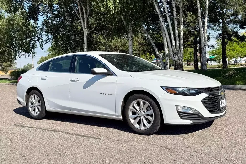 2024 Chevrolet Malibu 1LT photo 1