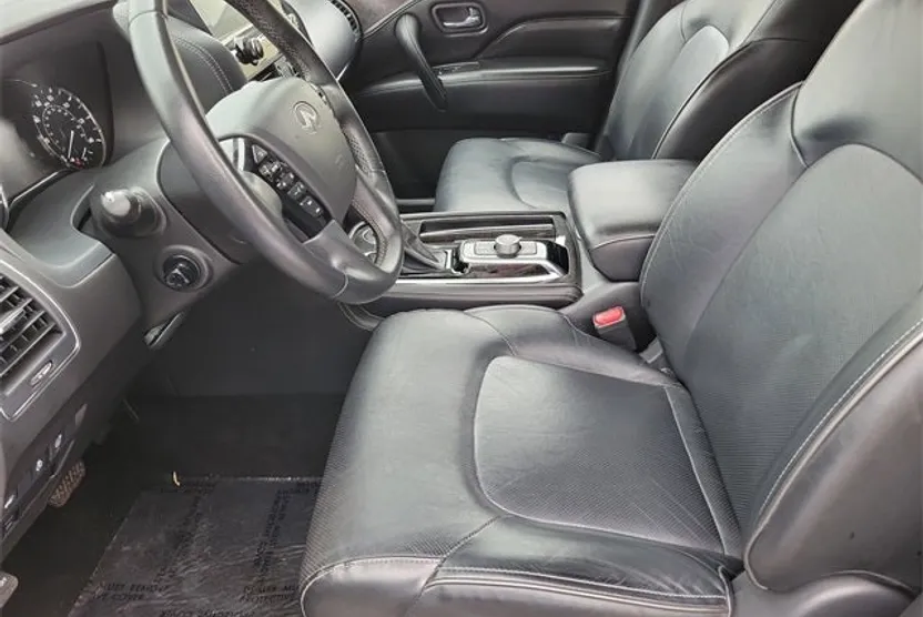 2023 Infiniti QX80 Luxe photo 1