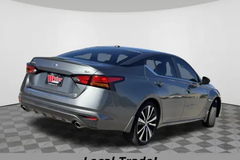 2020 Nissan Altima 2.5 SR photo 3