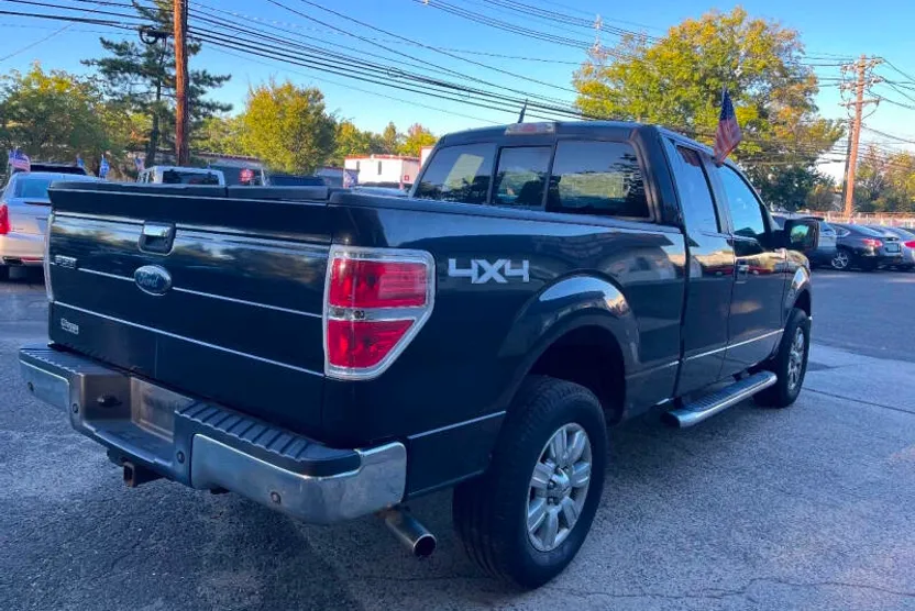 2010 Ford F-150 XLT photo 1