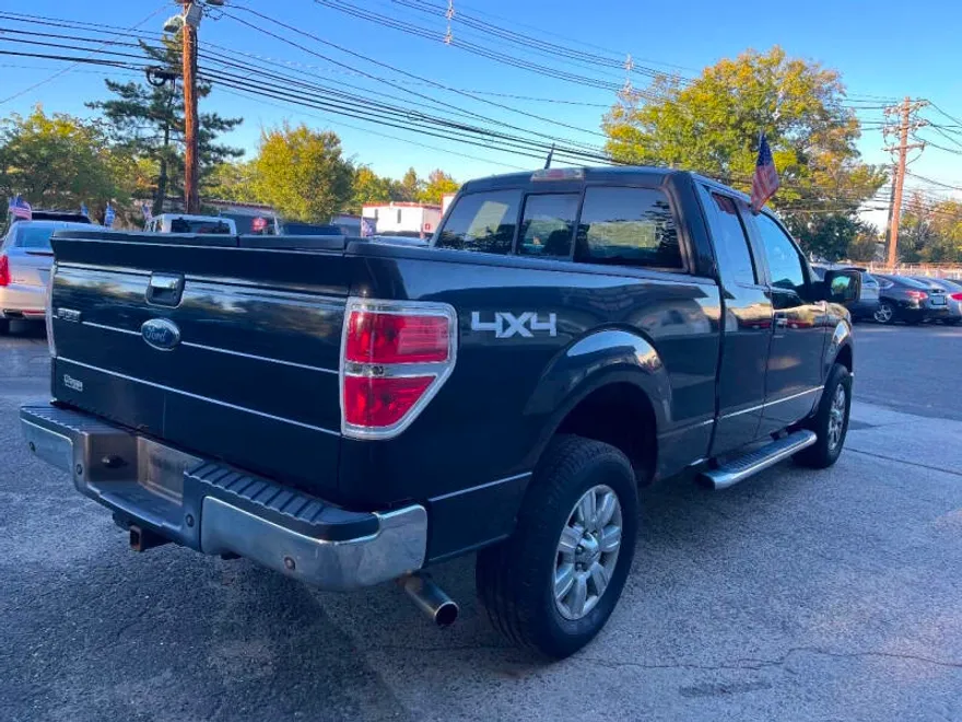 2010 Ford F-150 XLT photo 1