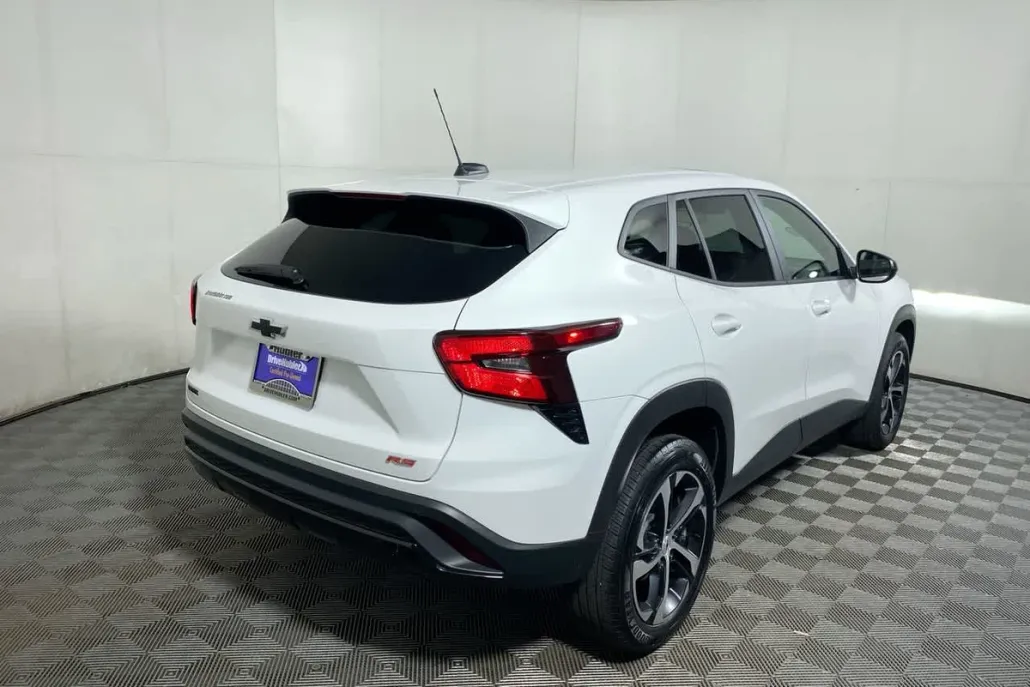 2025 Chevrolet Trax photo 1