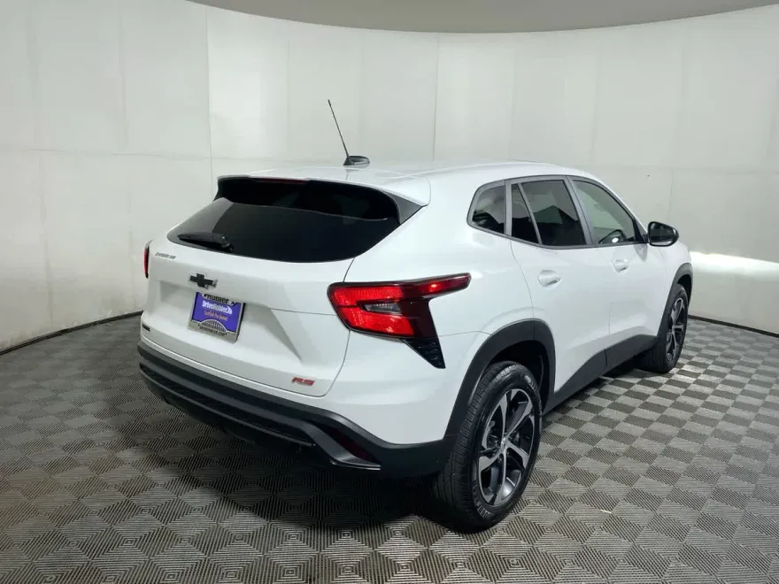 2025 Chevrolet Trax photo 1