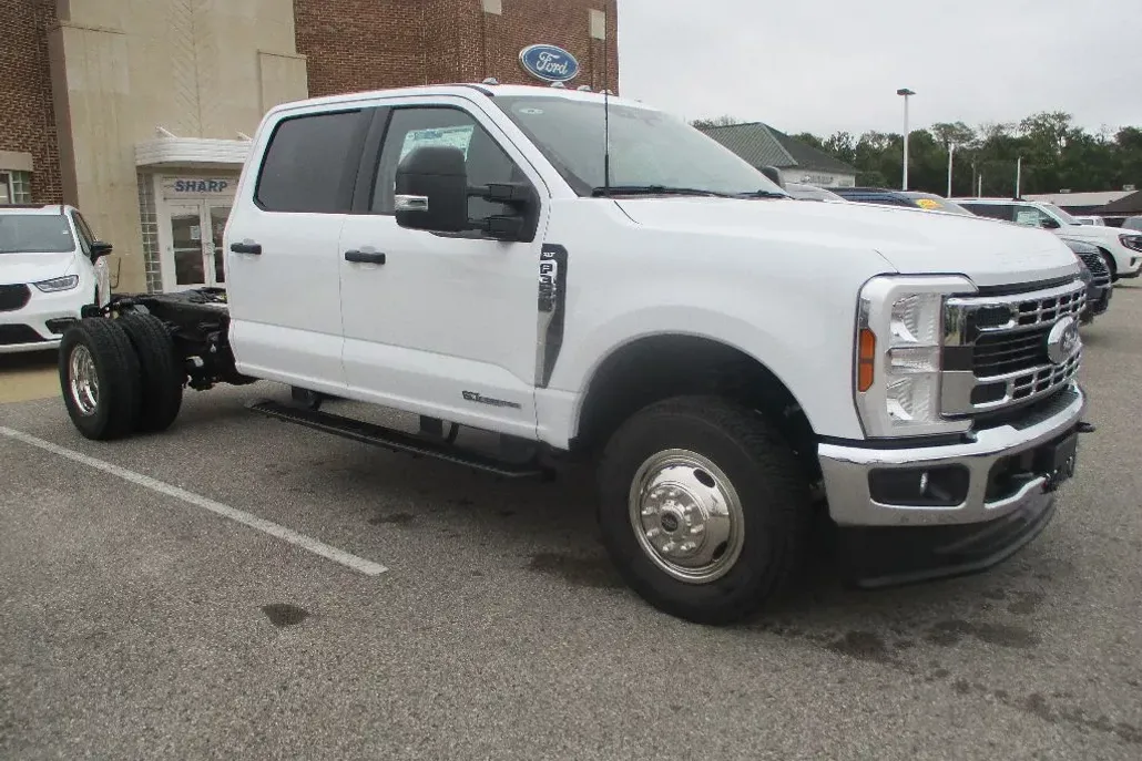 2026 Ford F-350 XLT photo 1