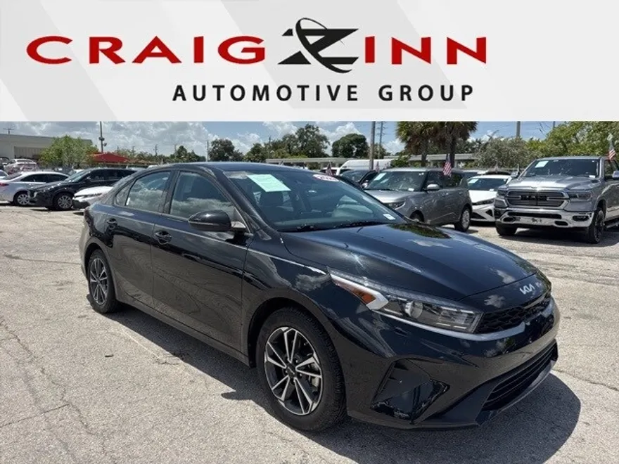 2023 Kia Forte LXS photo 1