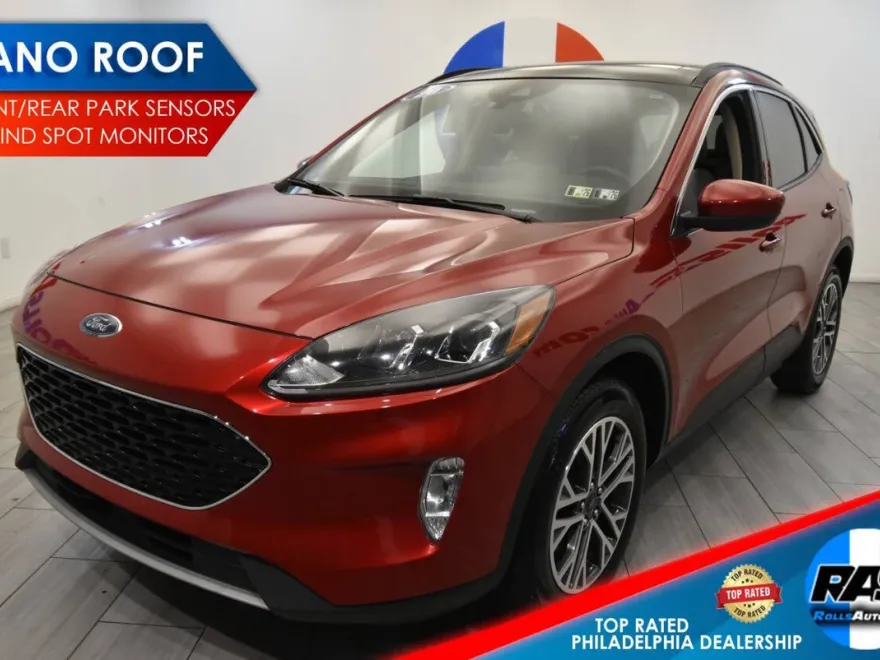 2020 Ford Escape SEL photo 1