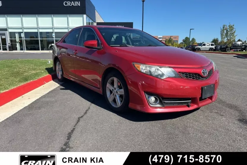 2014 Toyota Camry SE photo 1