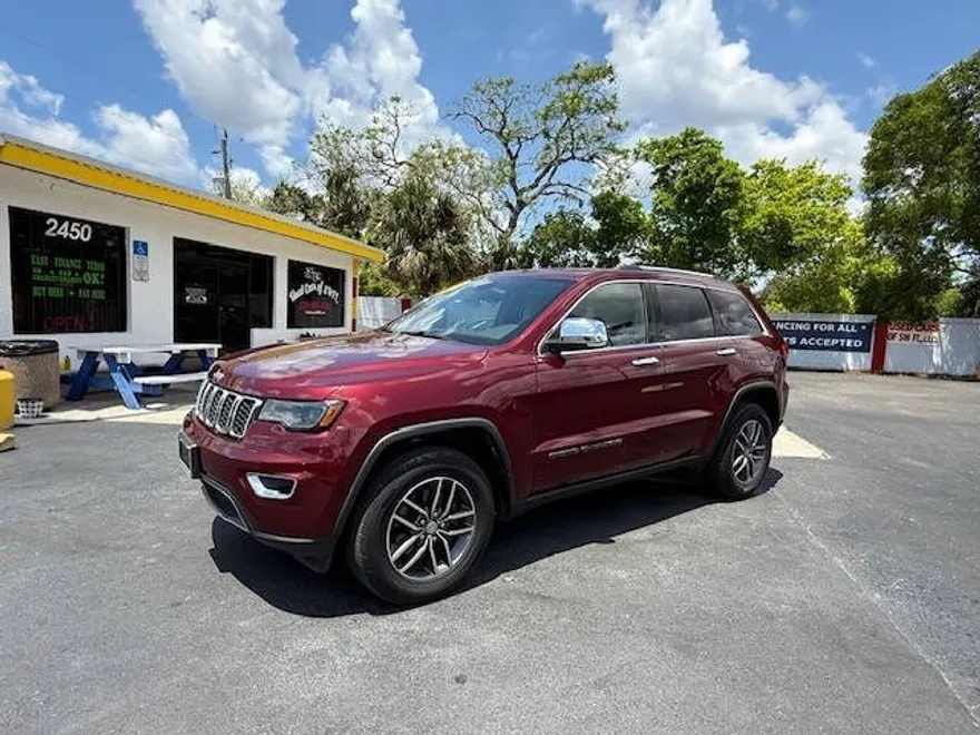 2017 Jeep Grand Cherokee Limited photo 1