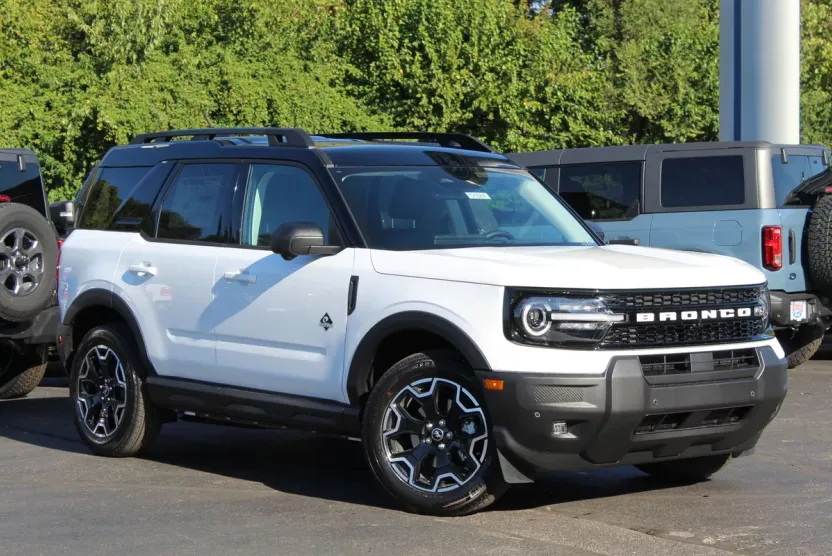 2025 Ford Bronco Sport Outer Banks photo 1