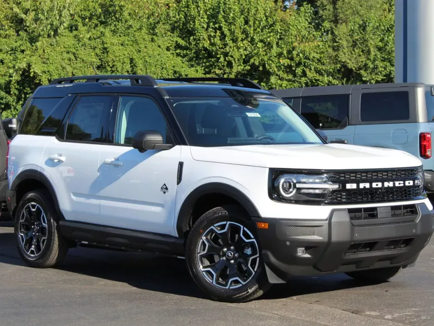 2025 Ford Bronco Sport Outer Banks photo 1