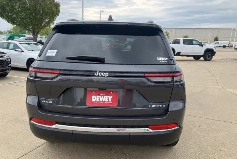2025 Jeep Grand Cherokee Limited photo 1