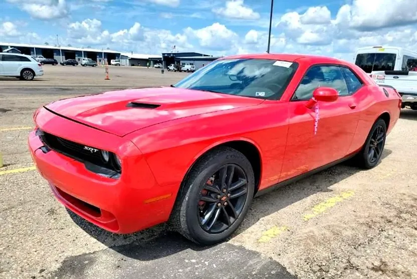 2019 Dodge Challenger SXT AWD photo 1