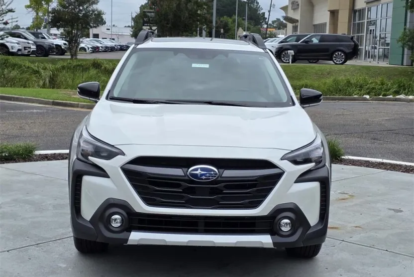 2025 Subaru Outback Limited photo 1