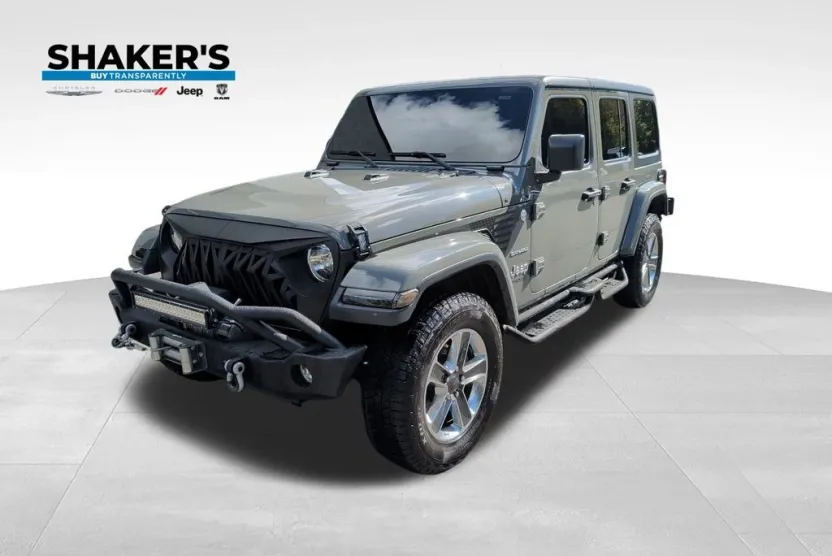 2020 Jeep Wrangler Unlimited Sahara photo 1