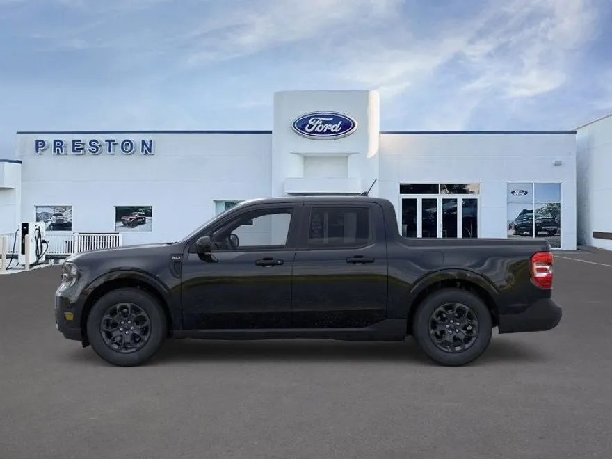 2025 Ford Maverick XLT photo 1