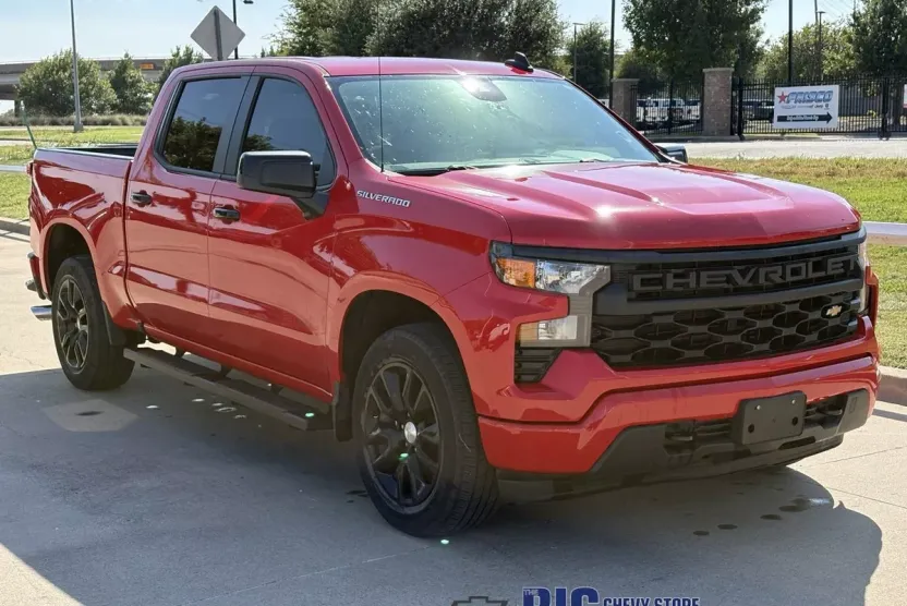 2023 Chevrolet Silverado 1500 Custom photo 1