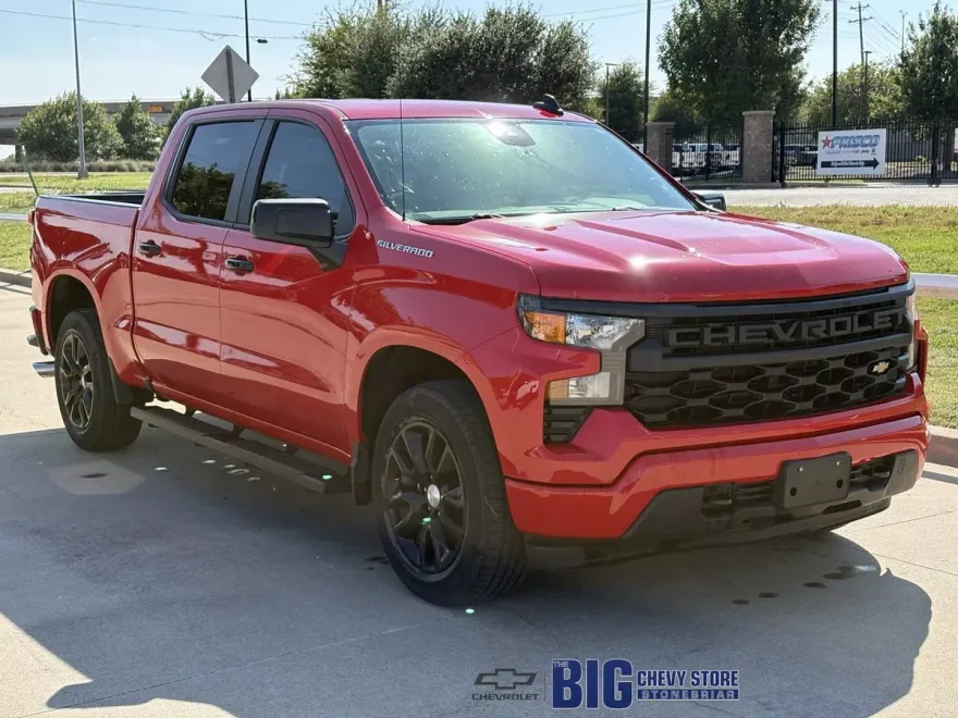 2023 Chevrolet Silverado 1500 Custom photo 1
