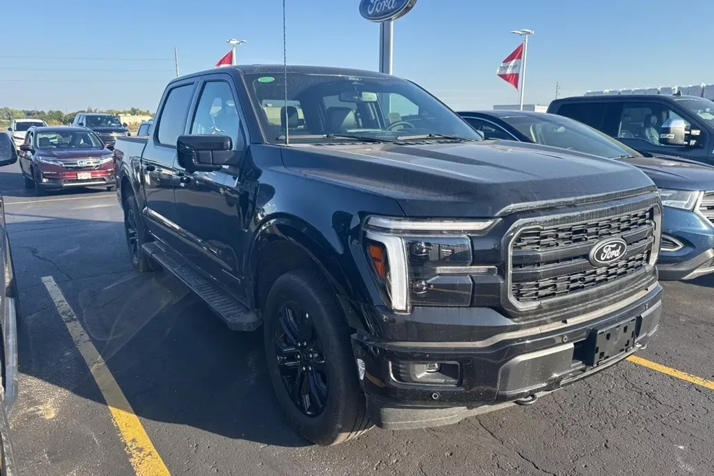 2025 Ford F-150 Lariat photo 1