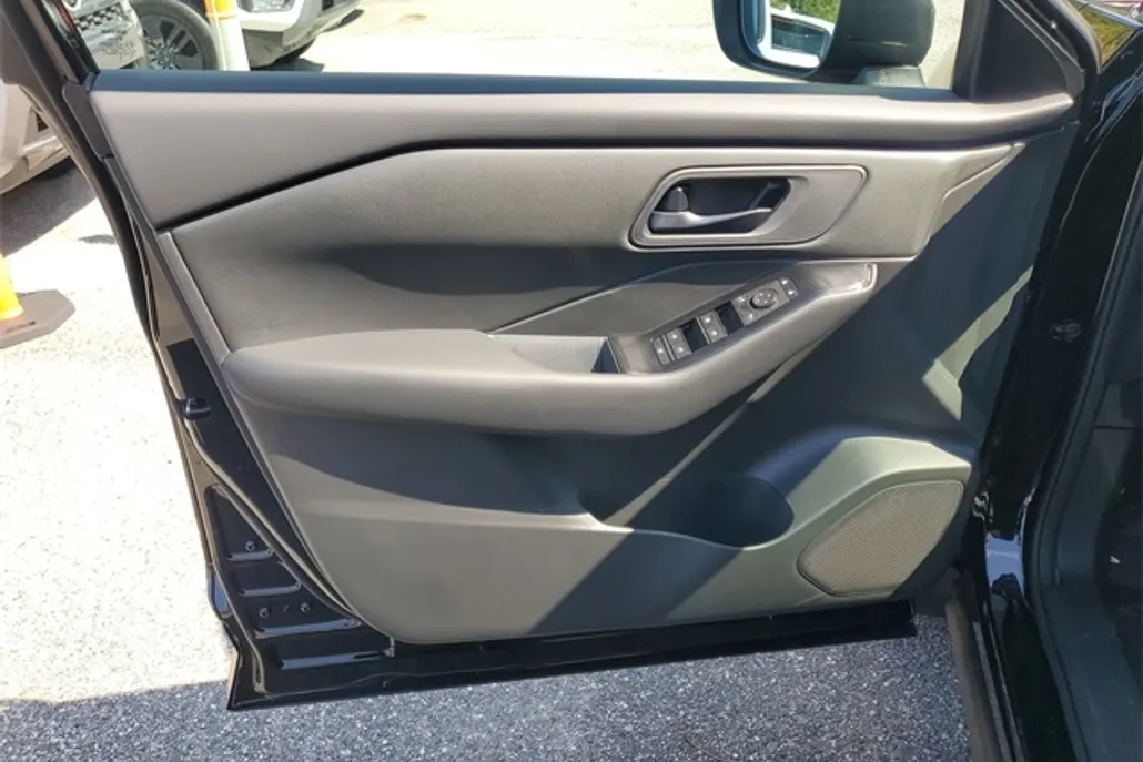 2026 Nissan Rogue S photo 1