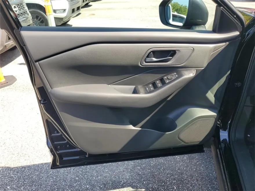 2026 Nissan Rogue S photo 1