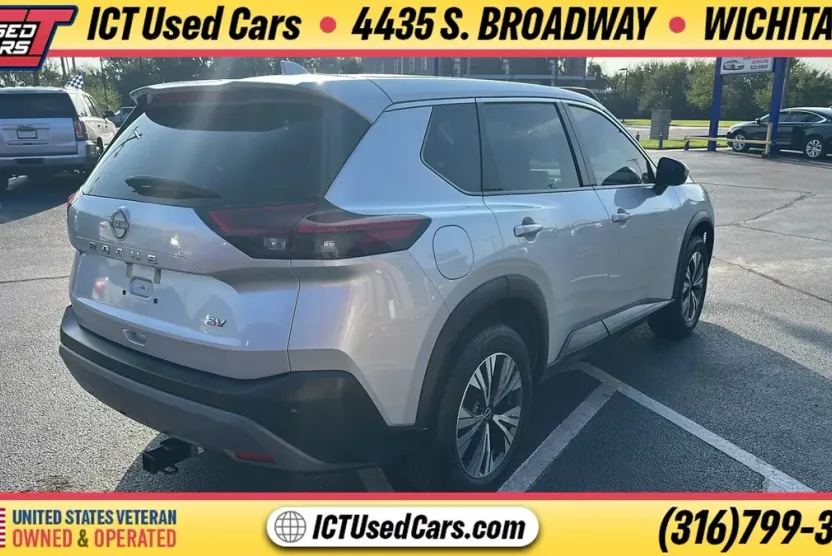 2022 Nissan Rogue SV photo 1