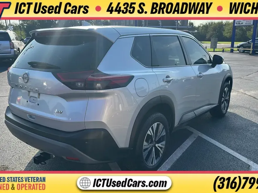 2022 Nissan Rogue SV photo 1