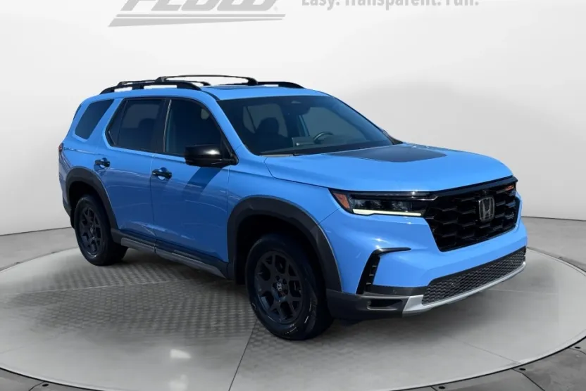 2023 Honda Pilot TrailSport photo 1