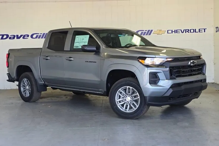 2026 Chevrolet Colorado LT photo 1