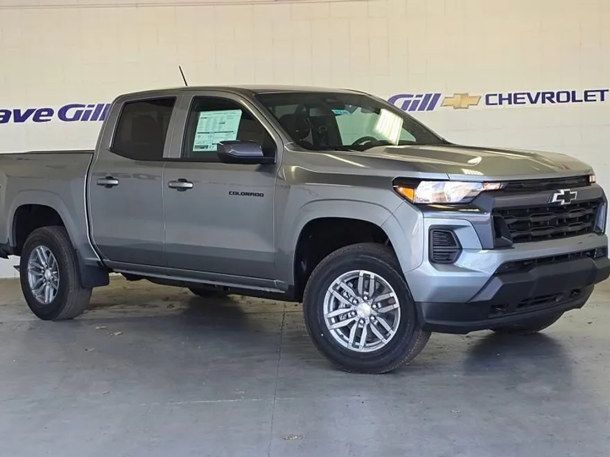 2026 Chevrolet Colorado LT photo 1