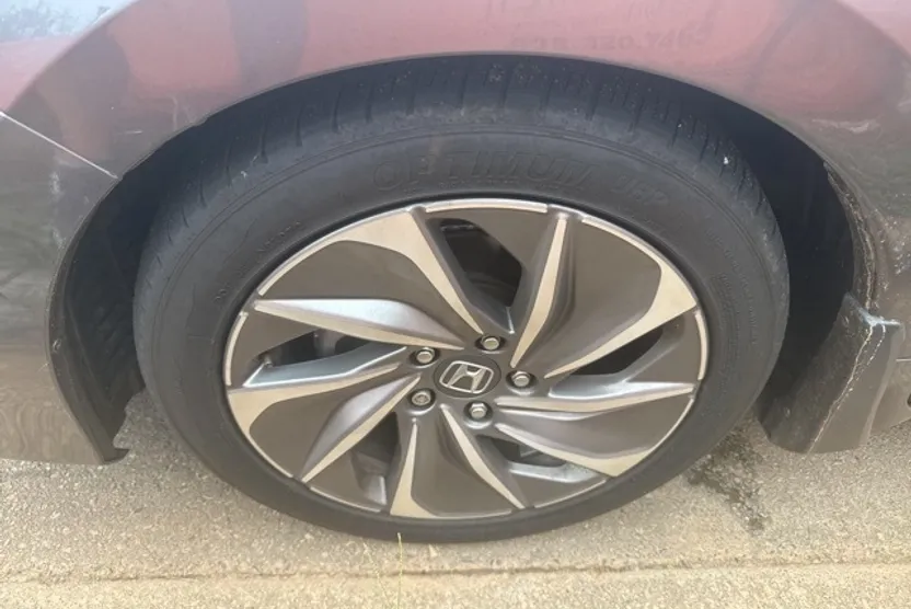 2019 Honda Insight Touring photo 1