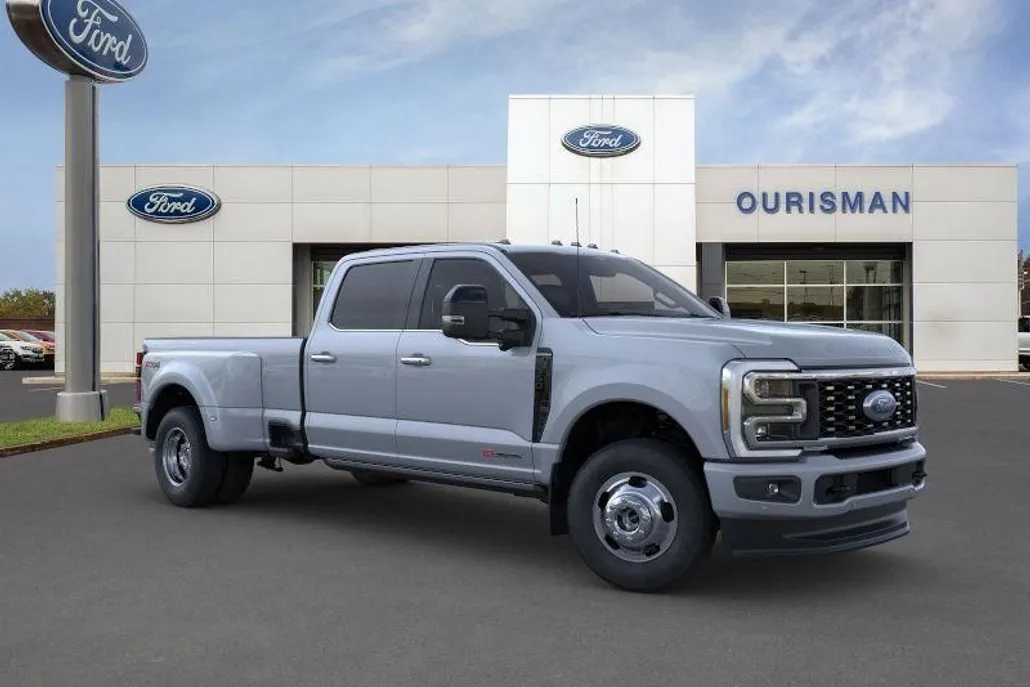 2025 Ford F-350 Platinum photo 1