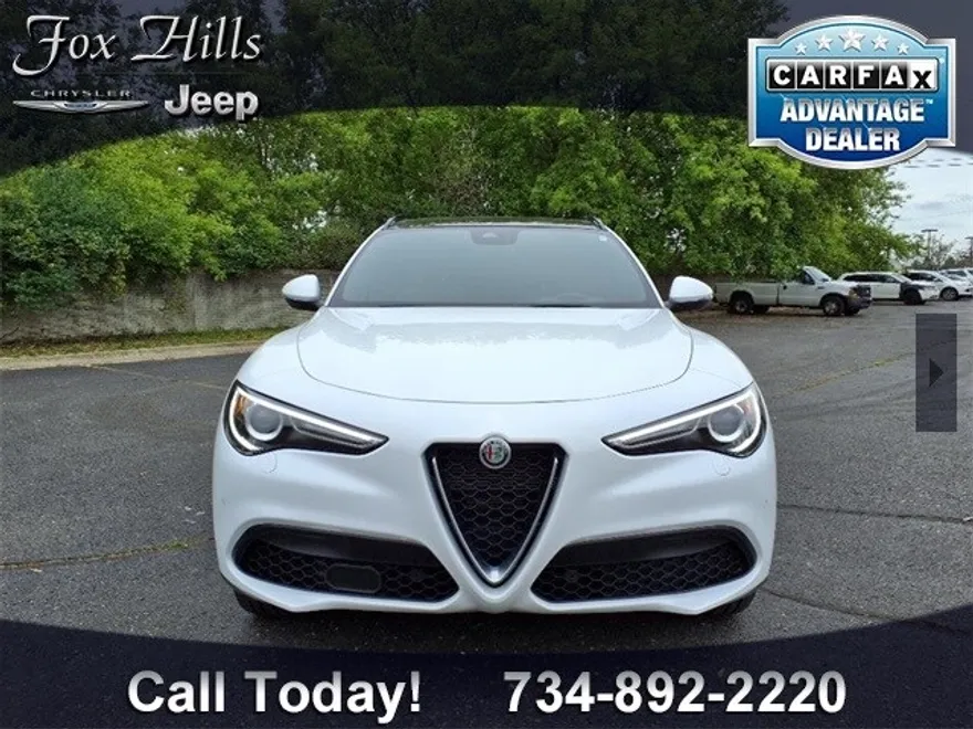 2023 Alfa Romeo Stelvio Ti photo 1