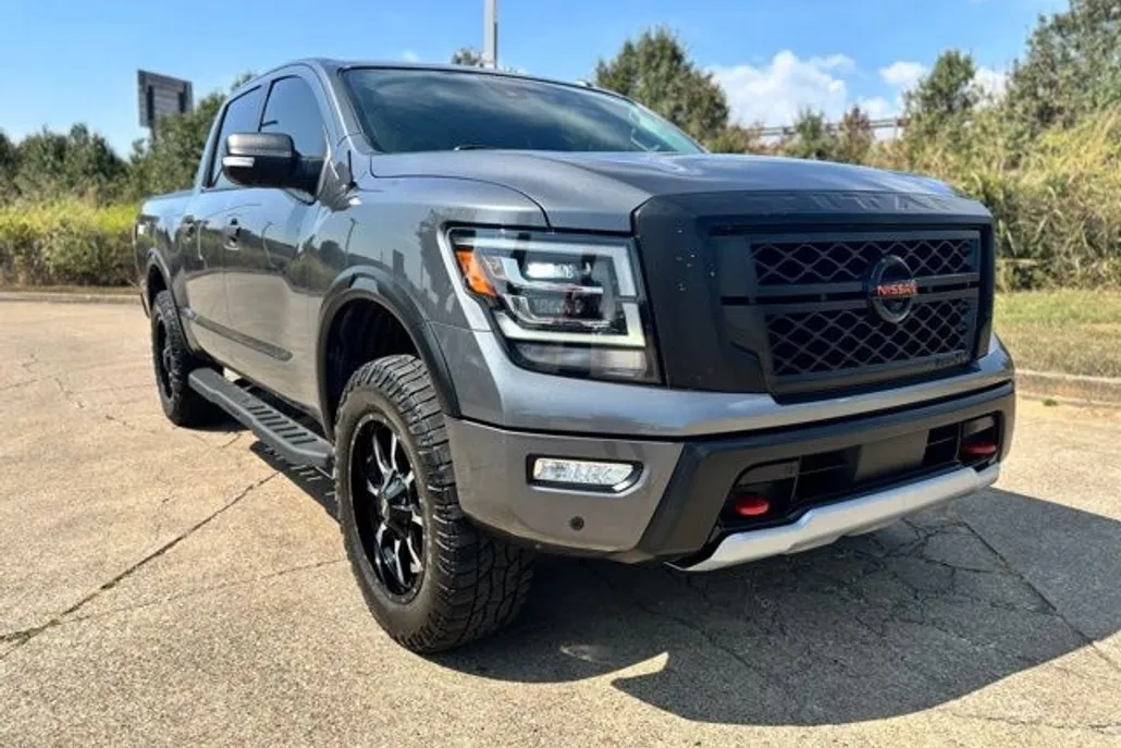 2021 Nissan Titan PRO-4X photo 1