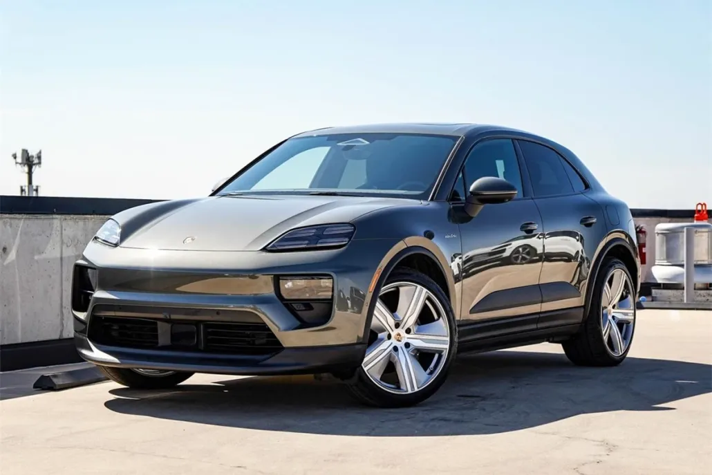 2025 Porsche Macan Electric photo 1