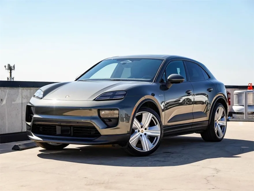 2025 Porsche Macan Electric photo 1