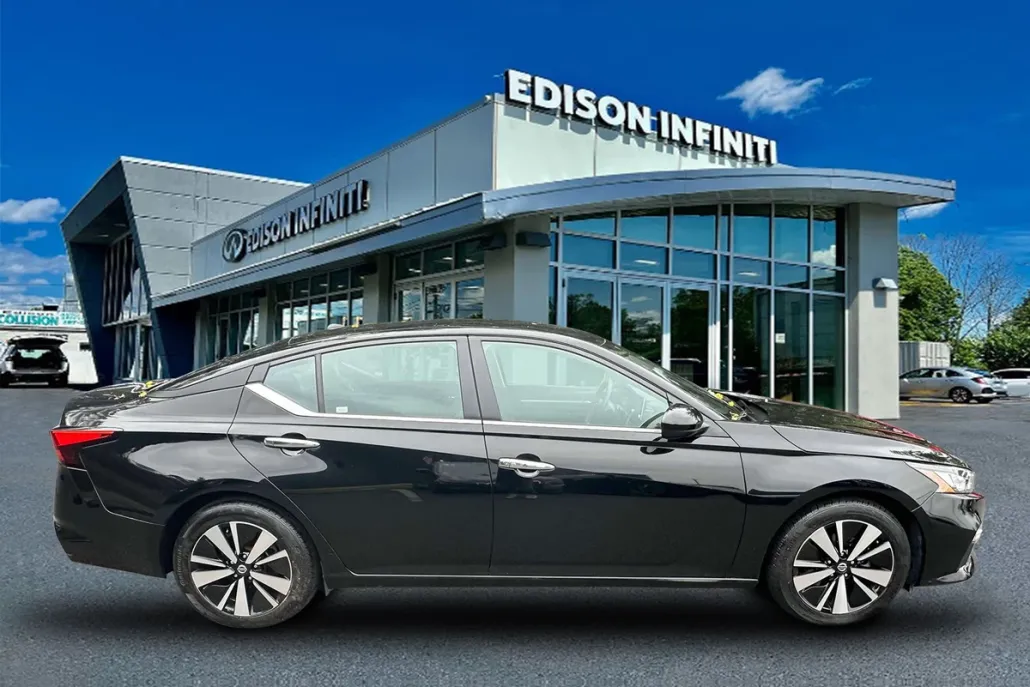 2022 Nissan Altima 2.5 SV photo 1