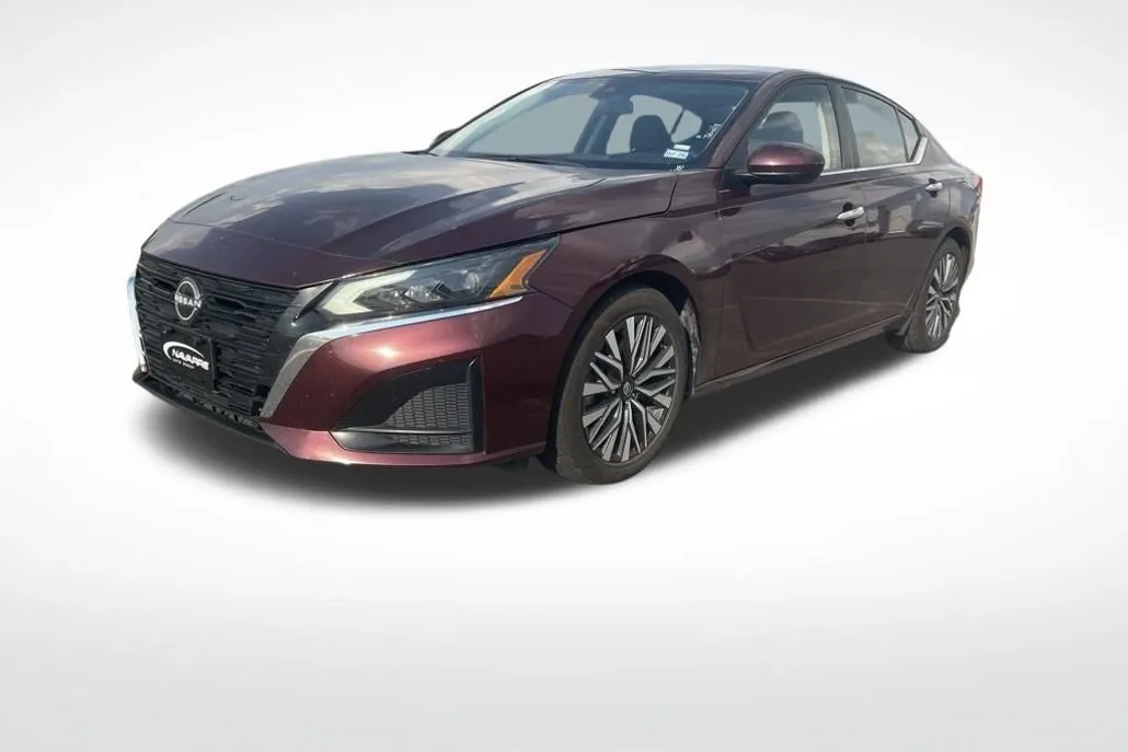 2023 Nissan Altima 2.5 SV photo 1