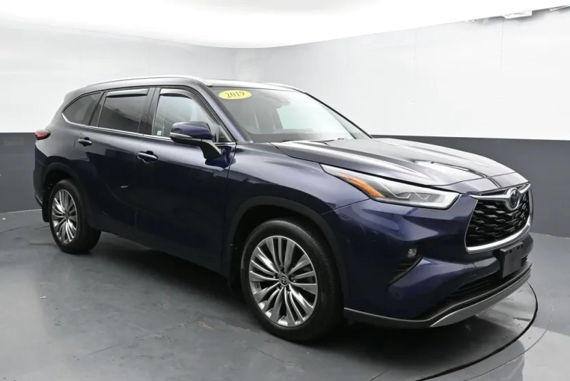 2022 Toyota Highlander Platinum photo 1