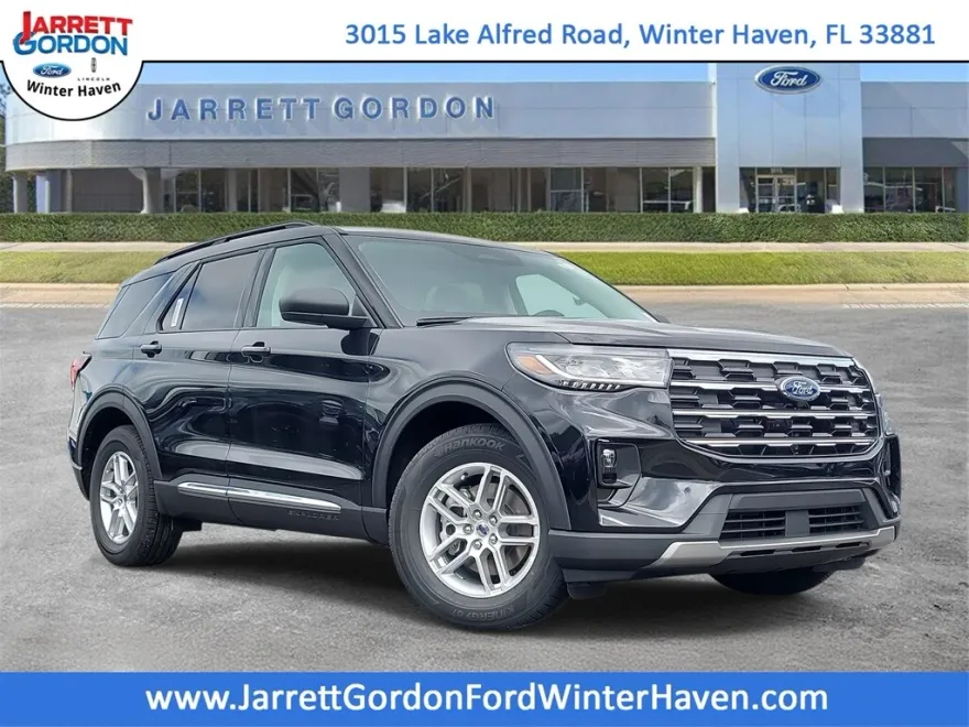 2025 Ford Explorer photo 1