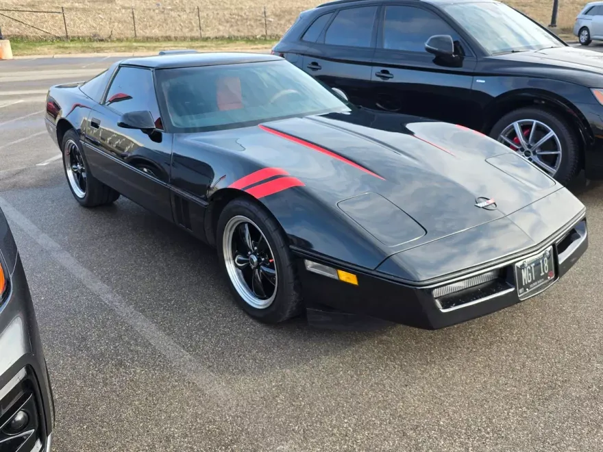 1986 Chevrolet Corvette Base photo 1
